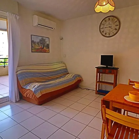 T2 Climatise Avec Terrasse Et Parking Prive, A 100m De La A - Fr-1-472a-218 Apartment