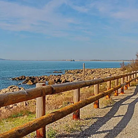 T2 Climatise Avec Terrasse Et Parking Prive, A 100m De La A - Fr-1-472a-218 * Sete
