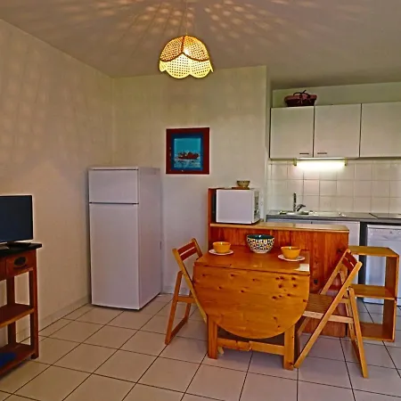 Appartement 2 Pieces Climatise Avec Terrasse Et Parking A Sete - Fr-1-472A-218
