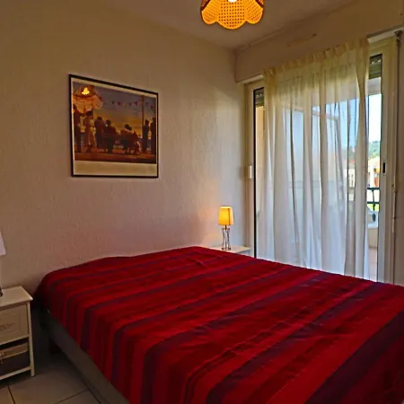 Appartement 2 Pieces Climatise Avec Terrasse Et Parking A Sete - Fr-1-472A-218 *