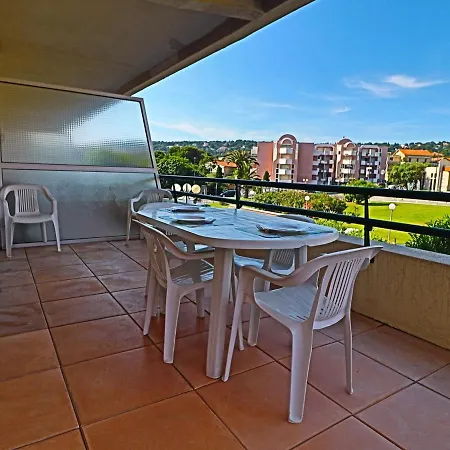 2 Pièces Climatisé Avec Terrasse Et Parking à - Fr-1-472a-218 Apartamento