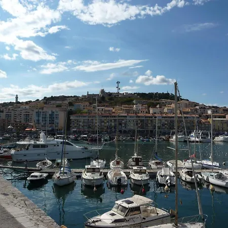 2 Pieces Climatise Avec Terrasse Et Parking A - Fr-1-472a-218 * Sète